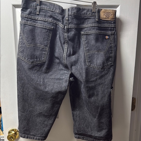 Men's Gray Denim Shorts loose fit 38 waist - Picture 4 of 11